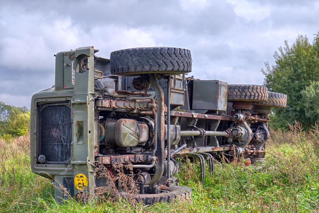 HDR urbex lost tank tanks truck trucks spitfire mig decay airplane abandoned abandonne vervallen verlaten military militair